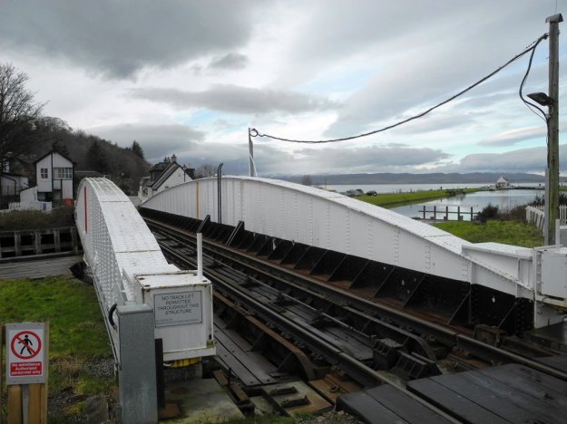 Clachnaharry rail swing bridge